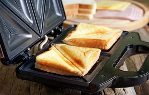 “A arte dos sanduíches perfeitos: dicas e truques na sanduicheira elétrica”插图