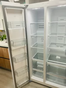 “Como escolher a voltagem adequada para sua geladeira de duas portas”插图